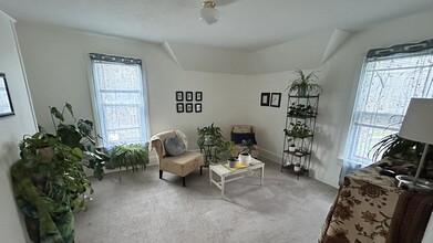 509 E Maple St, Unit 2nd Floor Apartment in River Falls, WI - Building Photo - Building Photo
