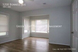 5208 Bonnell Ave in Fort Worth, TX - Building Photo - Building Photo