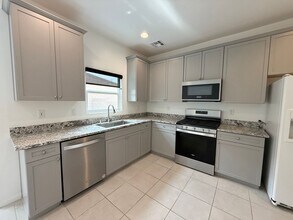 69 Ella Ashman Ave in Henderson, NV - Building Photo - Building Photo