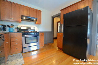 19 Crescent Circuit S Cres, Unit 2 in Boston, MA - Foto de edificio - Building Photo