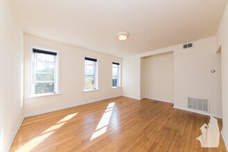 3000 N Whipple St in Chicago, IL - Building Photo - Building Photo