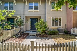1569 Fiesta Ln in San Jose, CA - Building Photo