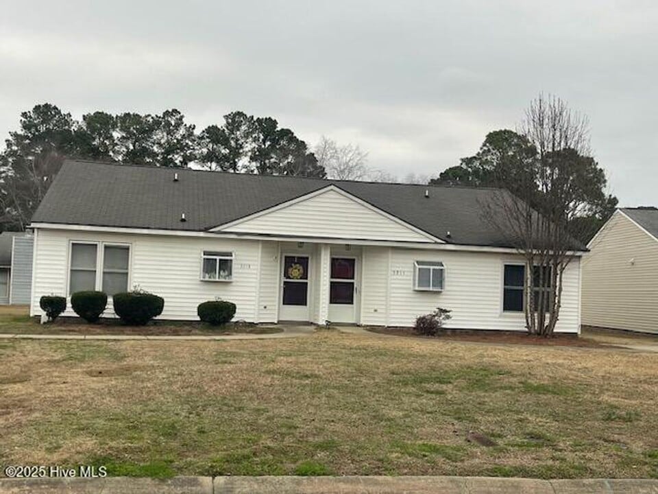 3211 Chris St in Kinston, NC - Building Photo
