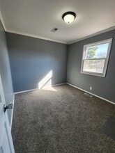 108 E Deyoung St in Marion, IL - Building Photo - Building Photo