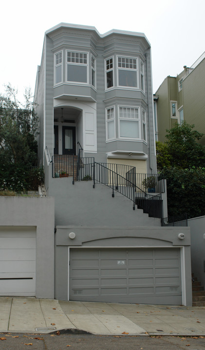 347 Lombard St in San Francisco, CA - Building Photo