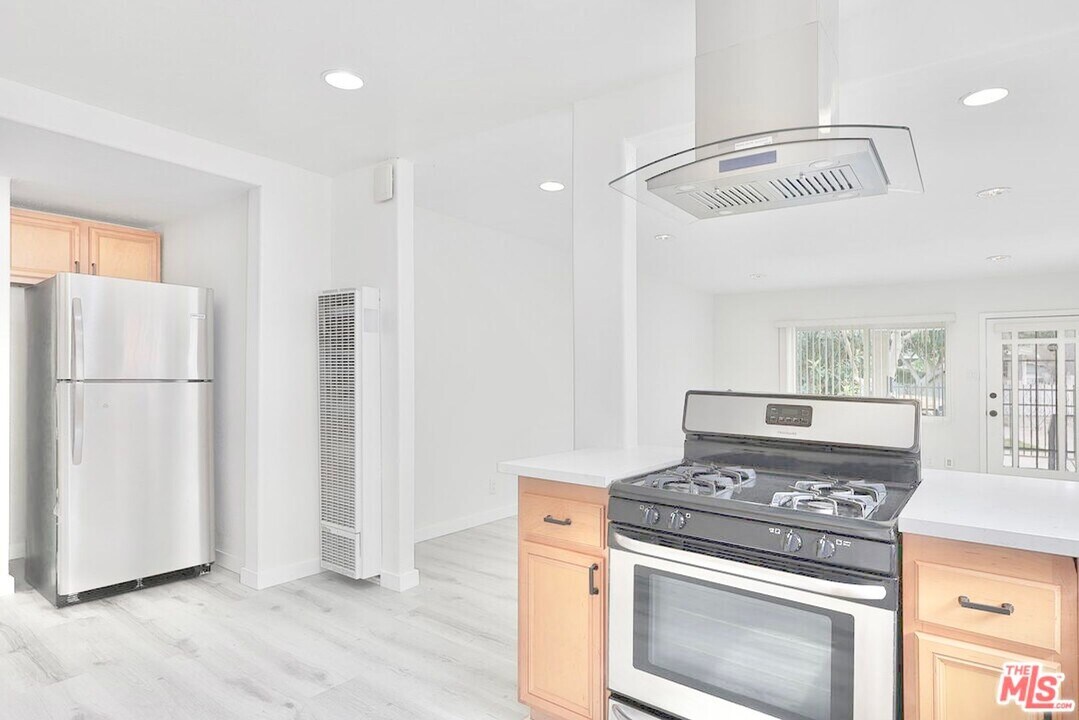 2747 S Mansfield Ave-Unit -2749 in Los Angeles, CA - Building Photo