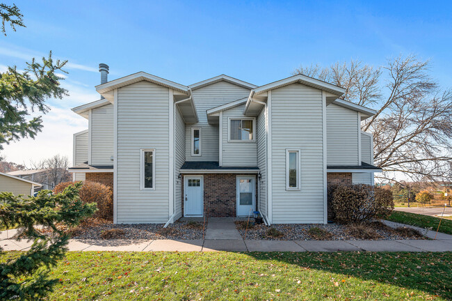 2482 Cobble Hill Alcove, Unit C in Woodbury, MN - Foto de edificio - Building Photo