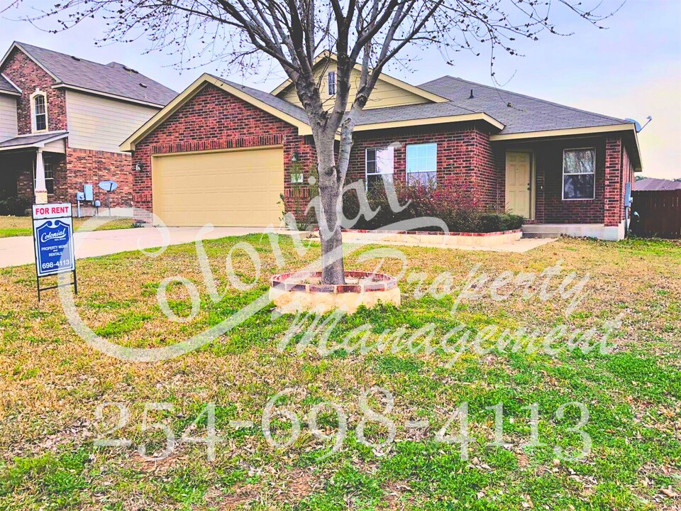 419 W Iowa Dr in Harker Heights, TX - Building Photo