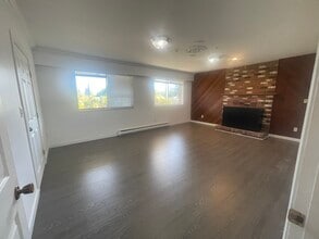 1014 Dory St in Coquitlam, BC - Building Photo - Building Photo