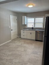 10607 Richmond Ave in Kansas City, MO - Building Photo - Building Photo