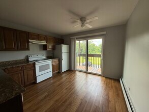 8238 Woodland Dr in Darien, IL - Building Photo - Building Photo