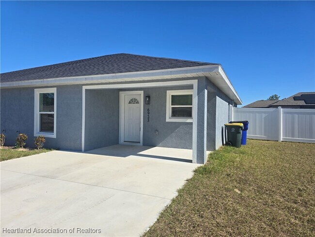 6923 San Benito Dr in Sebring, FL - Building Photo - Building Photo
