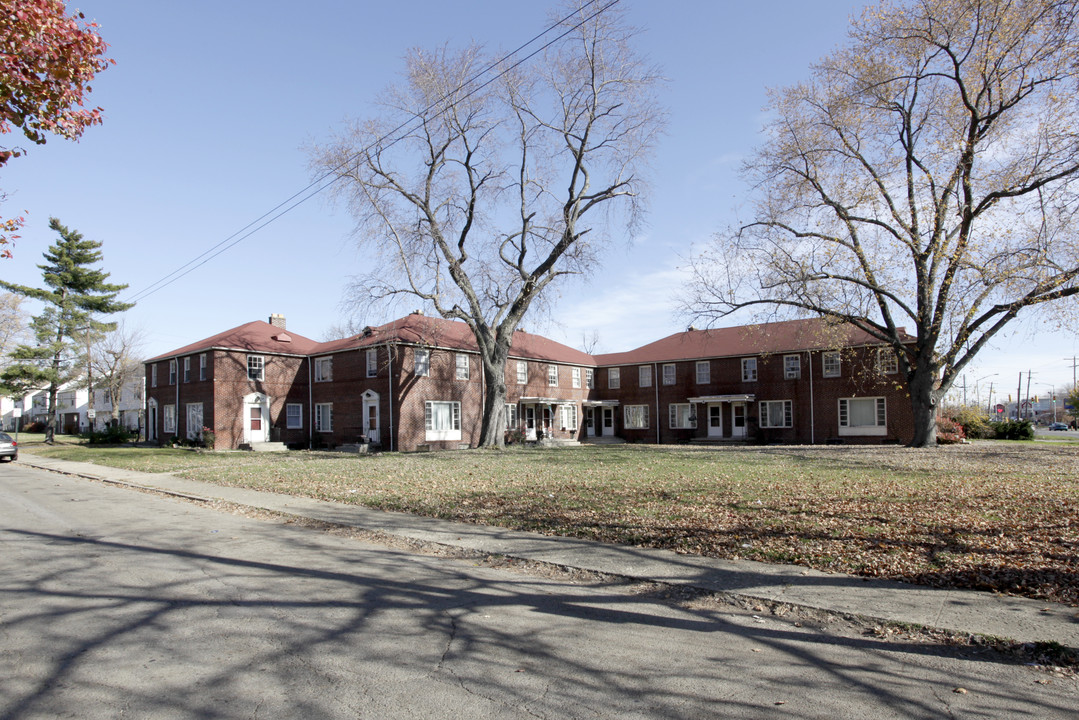 3484--3496 E Broad St in Columbus, OH - Building Photo