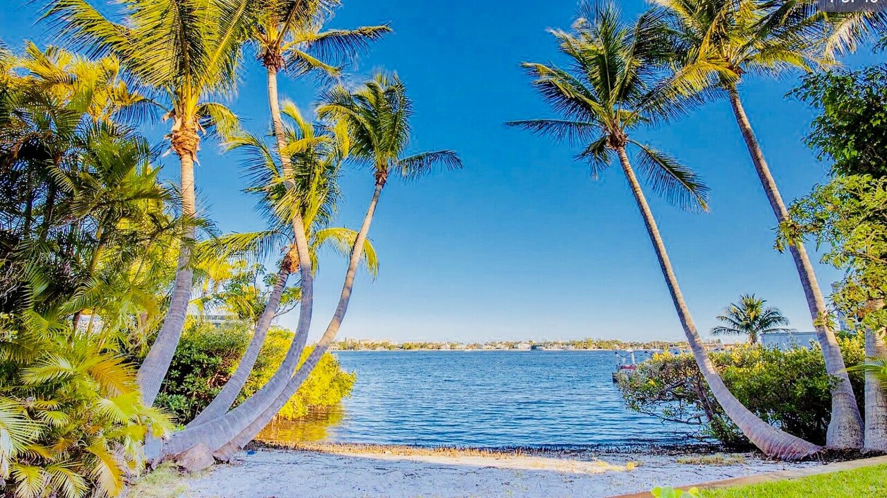 720 N Dixie Hwy Photo