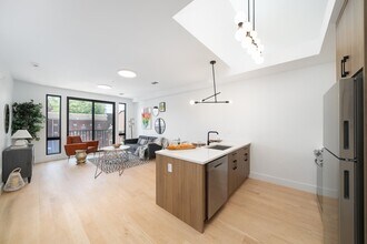 10 Brinkerhoff St in Jersey City, NJ - Building Photo - Building Photo