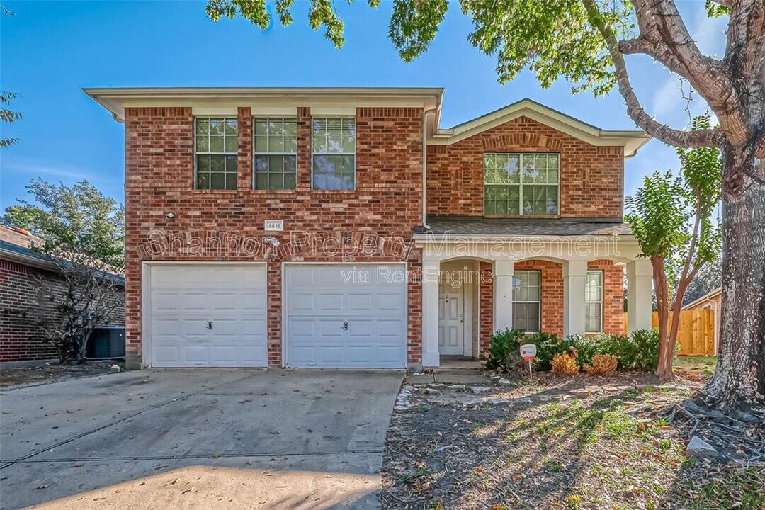 6835 Brighton Hill Ln in Katy, TX - Building Photo
