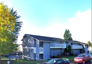 106 Cascade Ave in Granite Falls, WA - Building Photo - Building Photo
