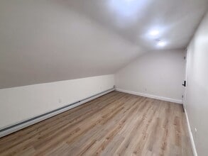 38 Judith St, Unit 3 in Providence, RI - Foto de edificio - Building Photo