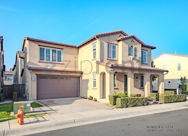 221 W Pebble Creek Ln in Orange, CA - Foto de edificio - Building Photo