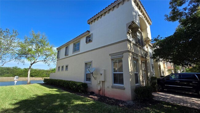4744 SW 165th Ave in Miramar, FL - Building Photo - Building Photo
