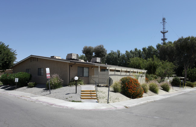 Mountain View Apartments in Cathedral City, CA - Building Photo - Building Photo