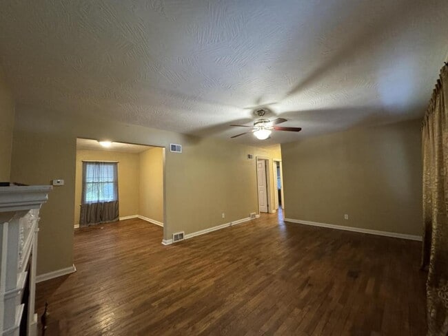 2328 E Manchester St in Springfield, MO - Building Photo - Building Photo