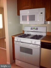 1425 Northgate Square-Unit -1425-11A in Reston, VA - Building Photo - Building Photo