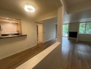 7826 Topanga Canyon Blvd in Canoga Park, CA - Building Photo - Building Photo