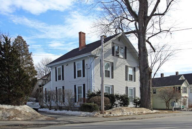 23 Sewall St in Augusta, ME - Foto de edificio - Building Photo