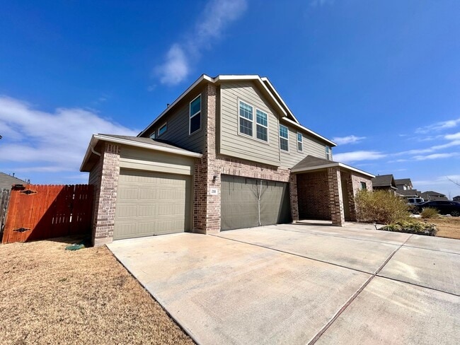 208 Otter Rd in Kyle, TX - Building Photo - Building Photo