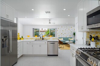 2383 E Powell Rd in Palm Springs, CA - Building Photo - Building Photo