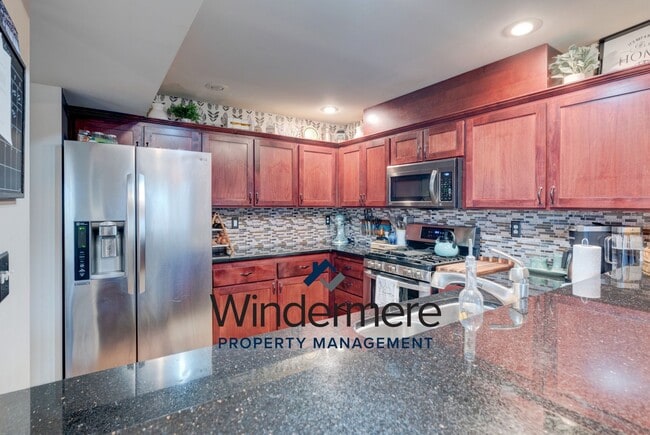 185 NE Melrose Dr in Oak Harbor, WA - Building Photo - Building Photo