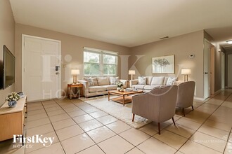 315 Miami Ave in Davenport, FL - Foto de edificio - Building Photo