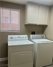 10057 Yellow Canary Ave in Las Vegas, NV - Building Photo - Building Photo