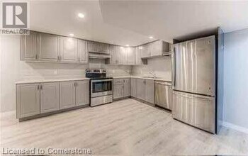 99 Broken Oak Crescent in Kitchener, ON - Building Photo - Building Photo