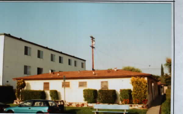 4506-4508 N Lakewood Blvd in Long Beach, CA - Building Photo