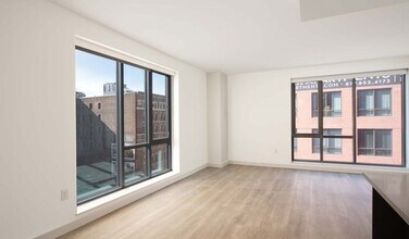 1 Canal St, Unit 826 in Boston, MA - Foto de edificio - Building Photo