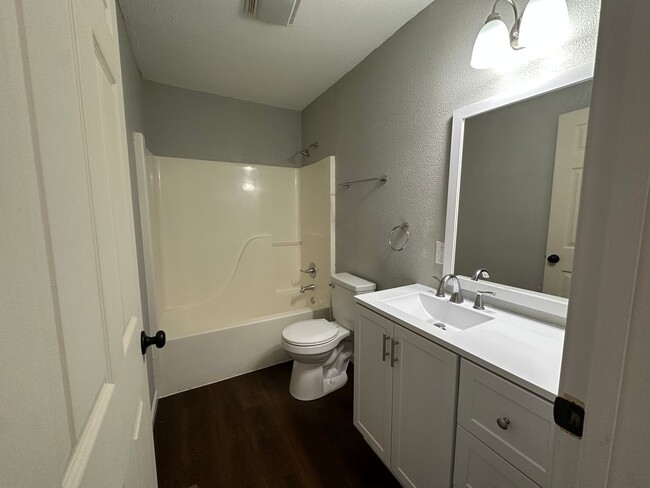 2132 Audrey Ln in Lebanon, MO - Building Photo - Building Photo