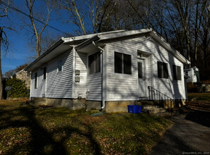 25 Wawecus Hill Rd in Norwich, CT - Building Photo - Building Photo