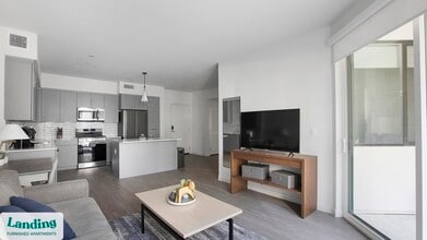 9235 W Russell Rd in Las Vegas, NV - Building Photo - Building Photo