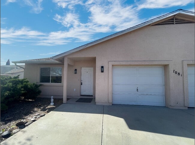 7081 E Galaxy Way in Prescott Valley, AZ - Building Photo - Building Photo