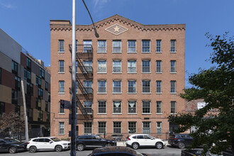The Pencil Factory in Brooklyn, NY - Foto de edificio - Building Photo