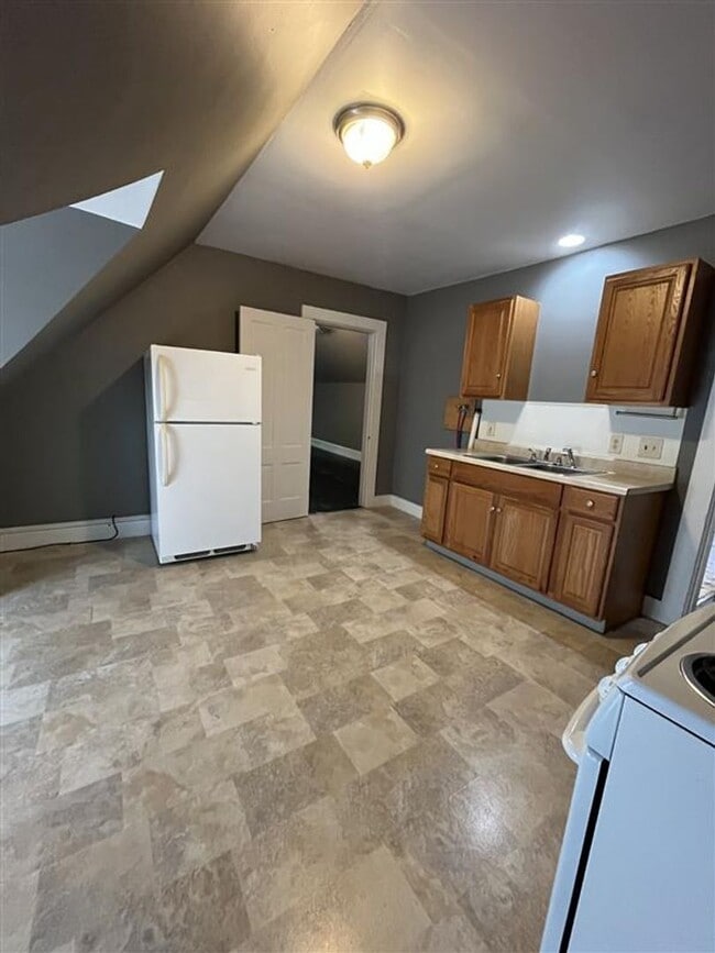 property at 16 West St