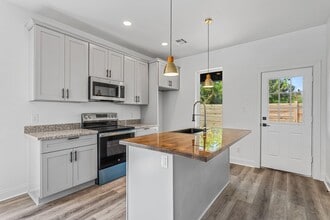 3525 Heard Rd in Lake Charles, LA - Building Photo - Building Photo