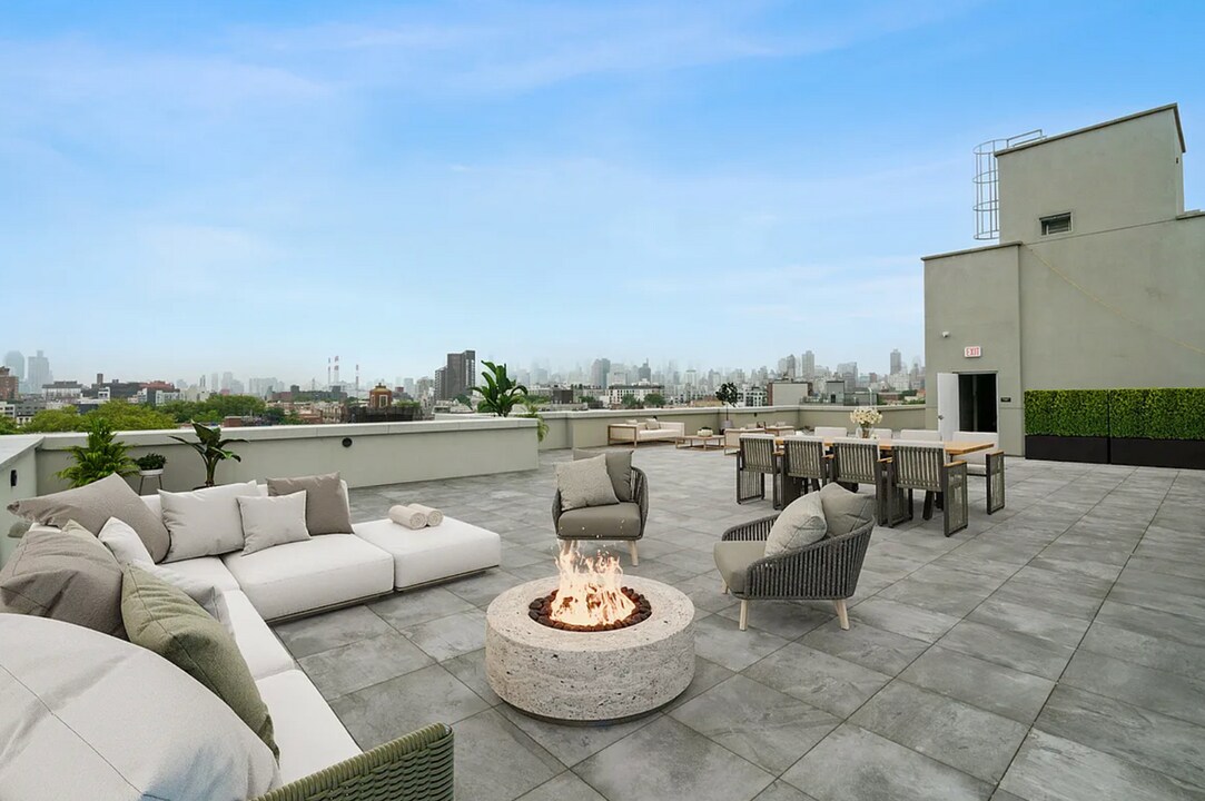 14-27-27 28th Ave in Queens, NY - Building Photo