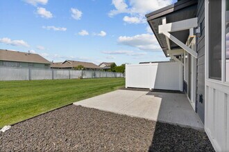 708 S Crescent Ln in Spokane Valley, WA - Building Photo - Building Photo