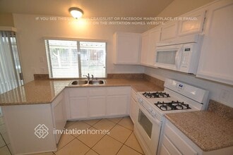 1238 W Hawthorne St in Bloomington, CA - Building Photo - Building Photo