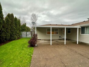 604 SE 26th Ave in Albany, OR - Building Photo - Building Photo