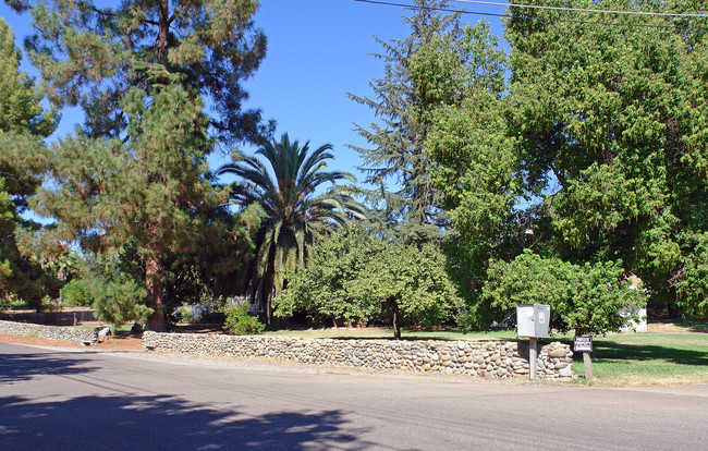 4624 Martsmith Way in Fair Oaks, CA - Foto de edificio - Building Photo