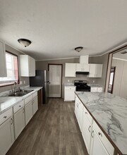 11222 Shady Brook Ct in South Lyon, MI - Building Photo - Building Photo